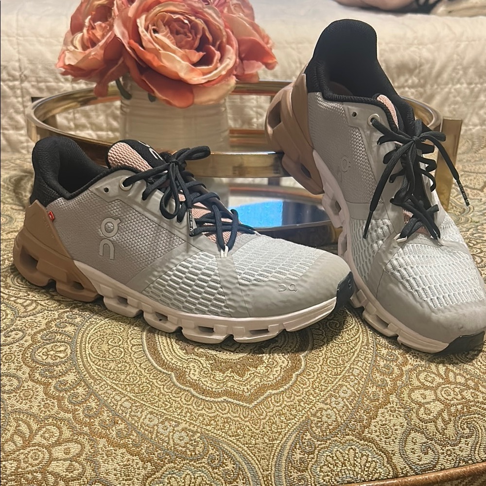 On Running Athletic Shoes in Gray and Black